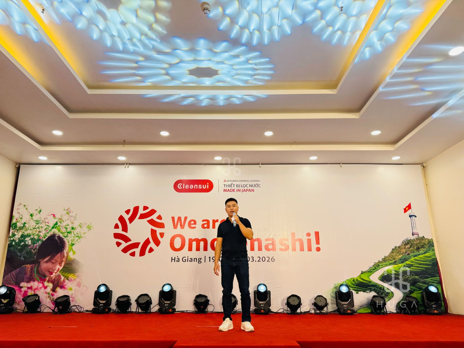 huga c&ugrave;ng l&atilde;nh đạo mitsubishi cleansui