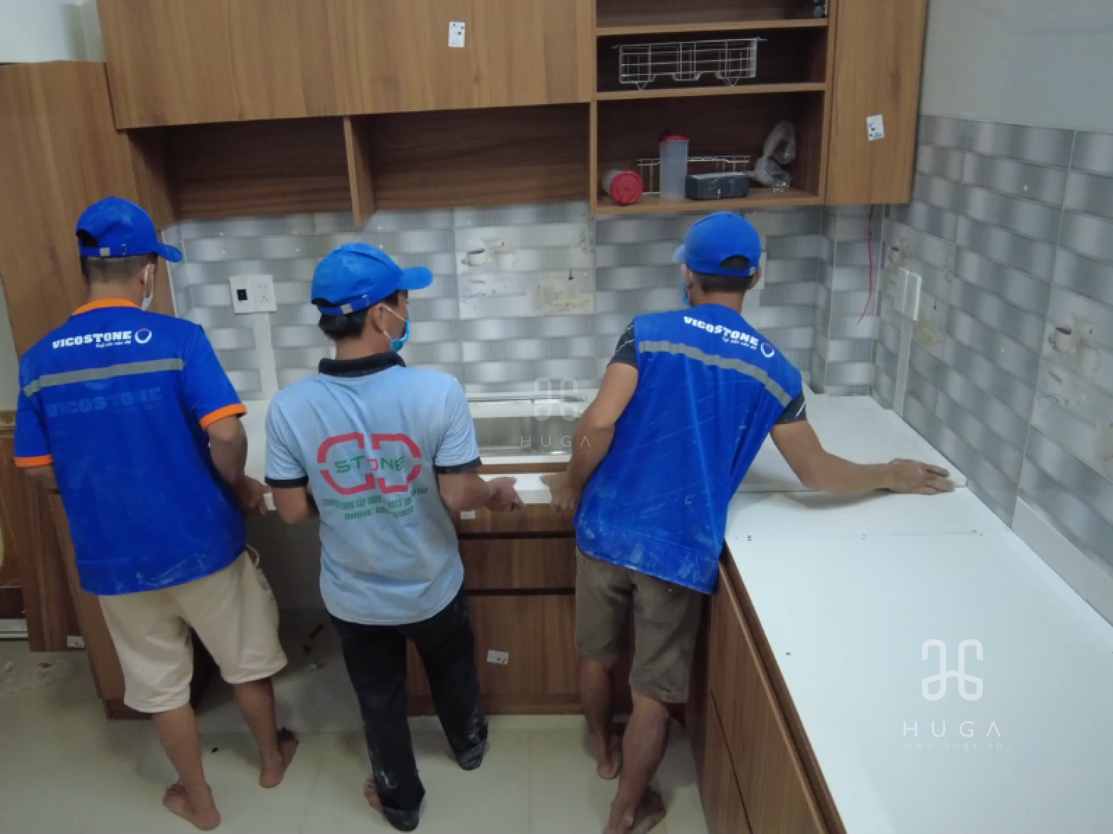 thi-cong-mat-da-bep-vicostone-da-nang