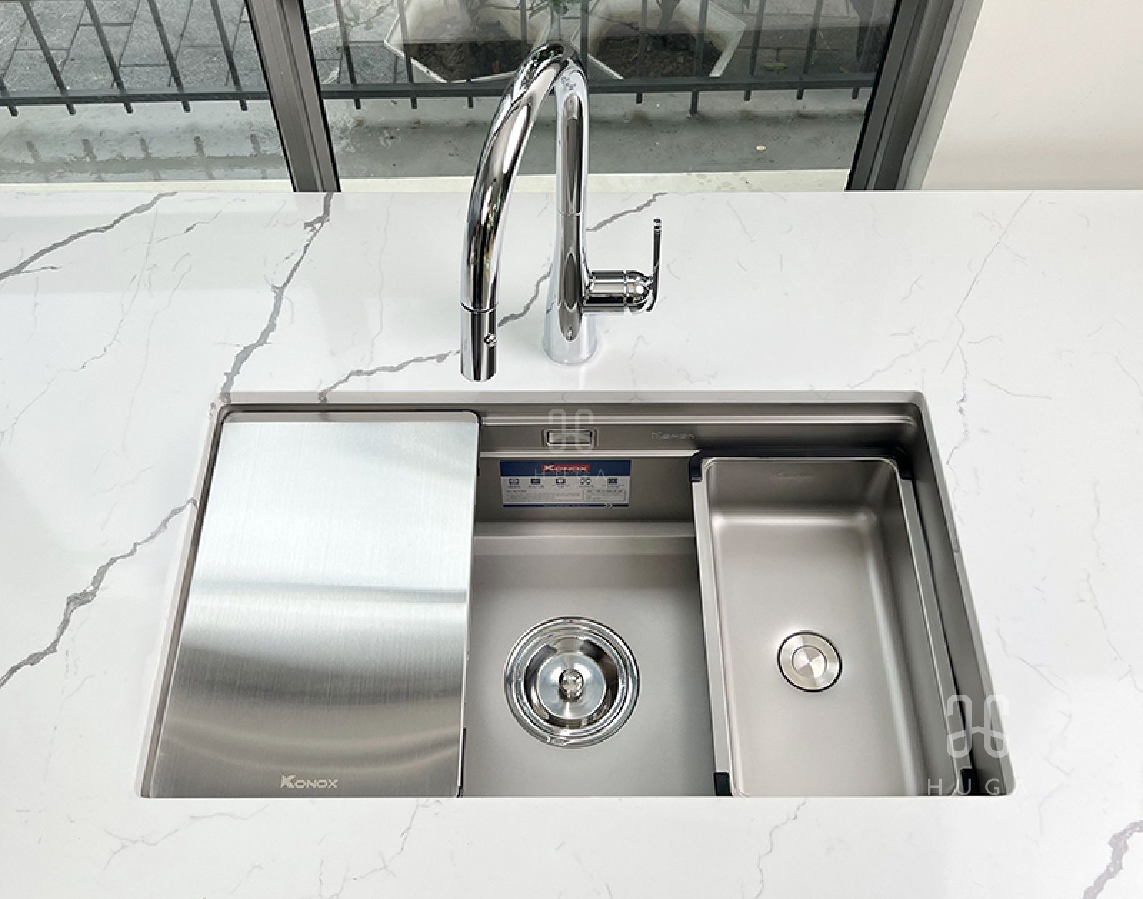 vòi rửa chén curva chrome konox huga