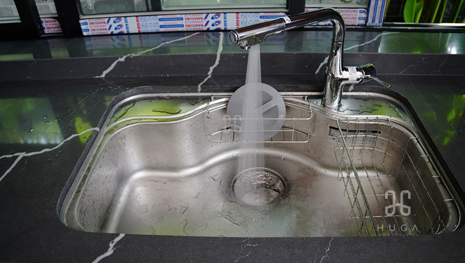 chậu rửa chén Shigeru FCM DK và vòi rửa KVK KM6101EC